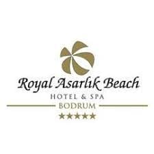 Royal Asarlık Beach Hotel & Spa için logo. Üstte stilize edilmiş, altın bir yel değirmeni simgesi ve altında zarif bir el yazısıyla "Royal Asarlık Beach" yazısı bulunur. "HOTEL & SPA" ve "BODRUM" sözcükleri altı çizilidir ve altta beş altın yıldız ortalanmıştır.