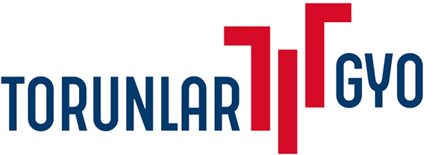 Torunlar GYO'nun logosu, solda mavi renkte "TORUNLAR" ve sağda mavi renkte "GYO" kelimeleriyle "TT" harflerini oluşturan iki stilize kırmızı binadan oluşuyor ve şeffaf bir arka plan üzerinde sunuluyor. Daha fazla proje için Referanslarımıza göz atın.